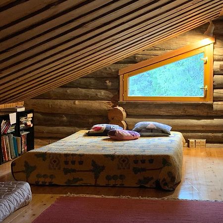Logwood Chalet Луосто Екстериор снимка
