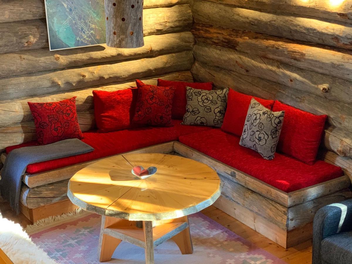 Logwood Chalet Луосто Екстериор снимка